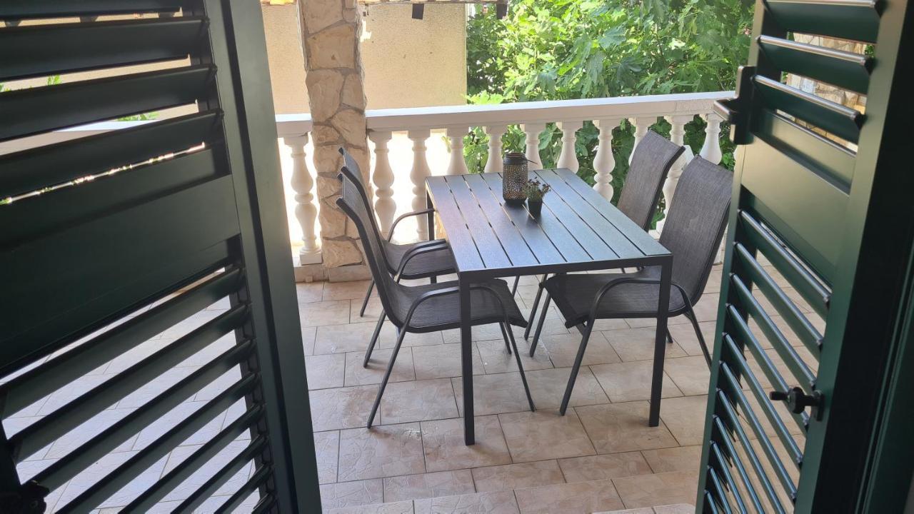 Ocean View Apartments Bilice Ngoại thất bức ảnh