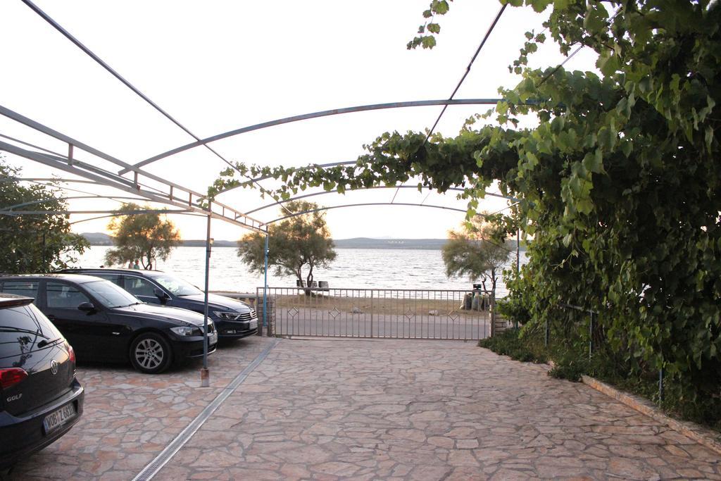 Ocean View Apartments Bilice Ngoại thất bức ảnh